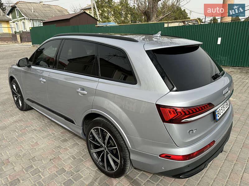 Позашляховик / Кросовер Audi Q7 2020 в Заліщиках