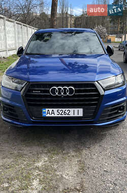 Позашляховик / Кросовер Audi Q7 2017 в 