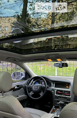 Внедорожник / Кроссовер Audi Q7 2012 в 