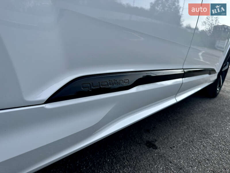 Позашляховик / Кросовер Audi Q7 2020 в Ужгороді