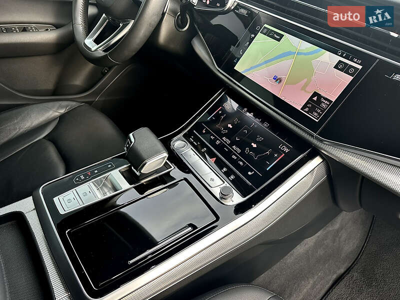 Позашляховик / Кросовер Audi Q7 2020 в Ужгороді