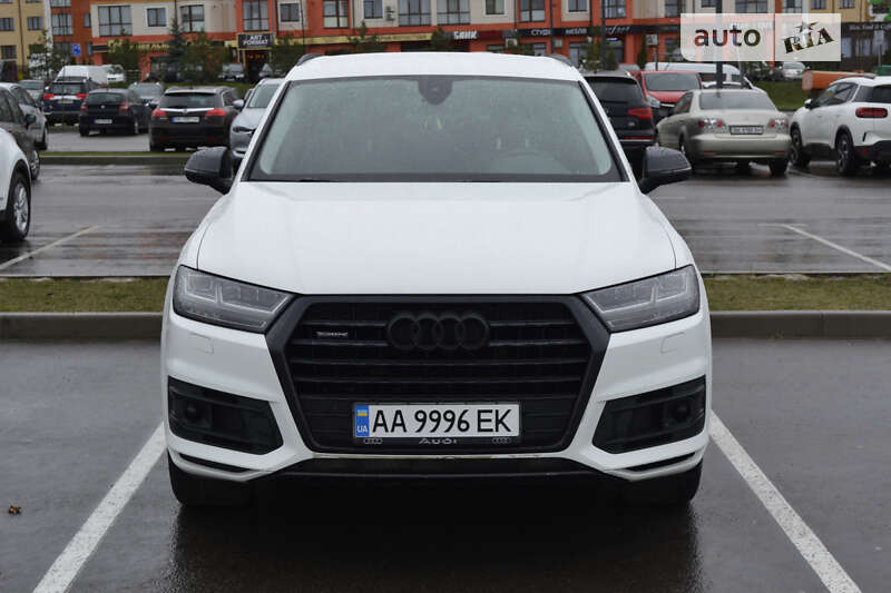 Внедорожник / Кроссовер Audi Q7 2018 в Ровно