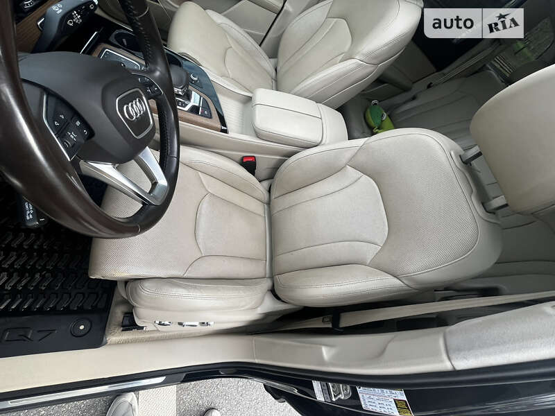 Внедорожник / Кроссовер Audi Q7 2017 в Харькове