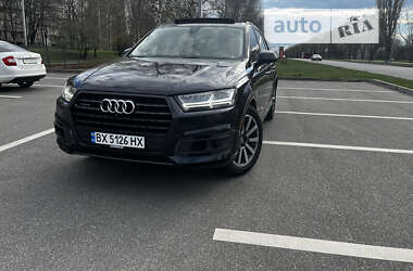 Внедорожник / Кроссовер Audi Q7 2017 в 