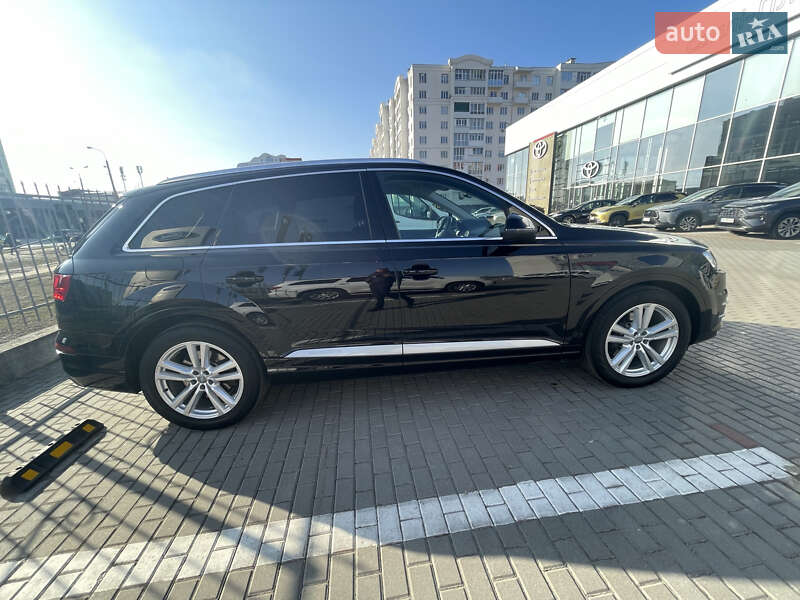 Позашляховик / Кросовер Audi Q7 2016 в Чернігові