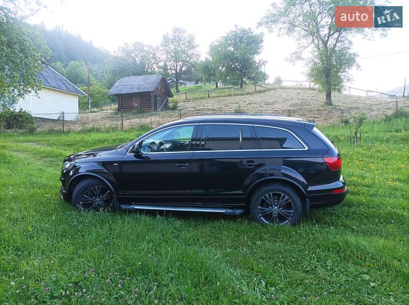 Внедорожник / Кроссовер Audi Q7 2012 в Косове