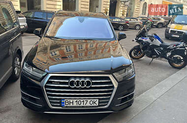 Внедорожник / Кроссовер Audi Q7 2018 в 