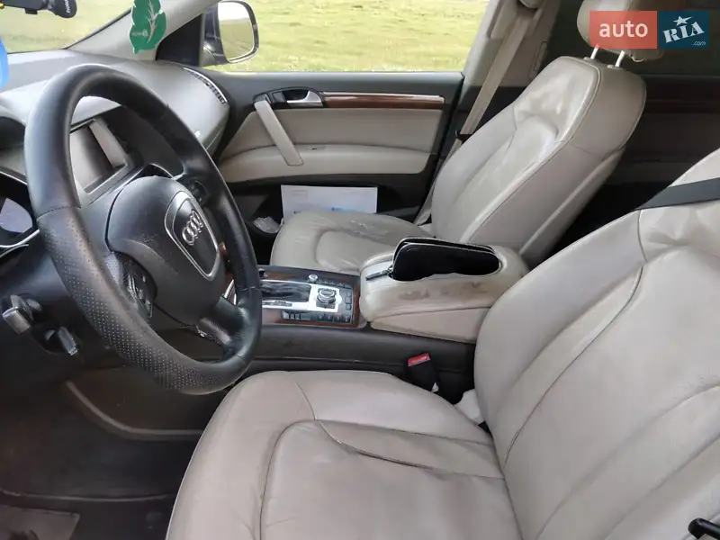 Внедорожник / Кроссовер Audi Q7 2007 в 