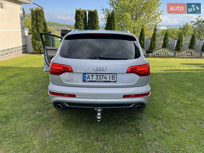 Позашляховик / Кросовер Audi Q7 2013 в Косові