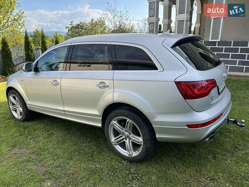 Позашляховик / Кросовер Audi Q7 2013 в Косові