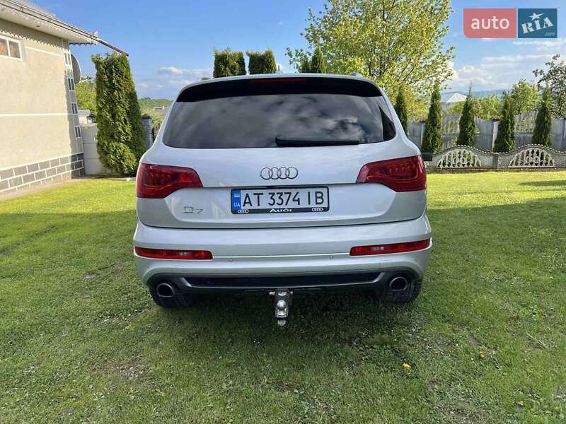 Позашляховик / Кросовер Audi Q7 2013 в Косові