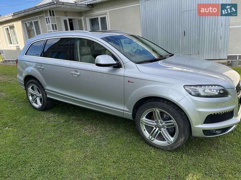 Позашляховик / Кросовер Audi Q7 2013 в Косові