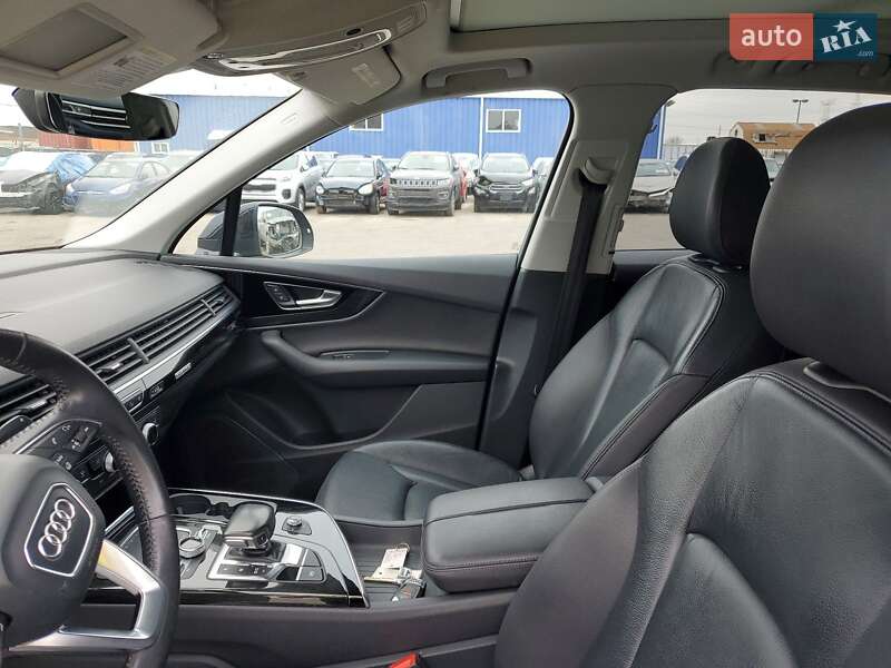 Позашляховик / Кросовер Audi Q7 2016 в Вінниці
