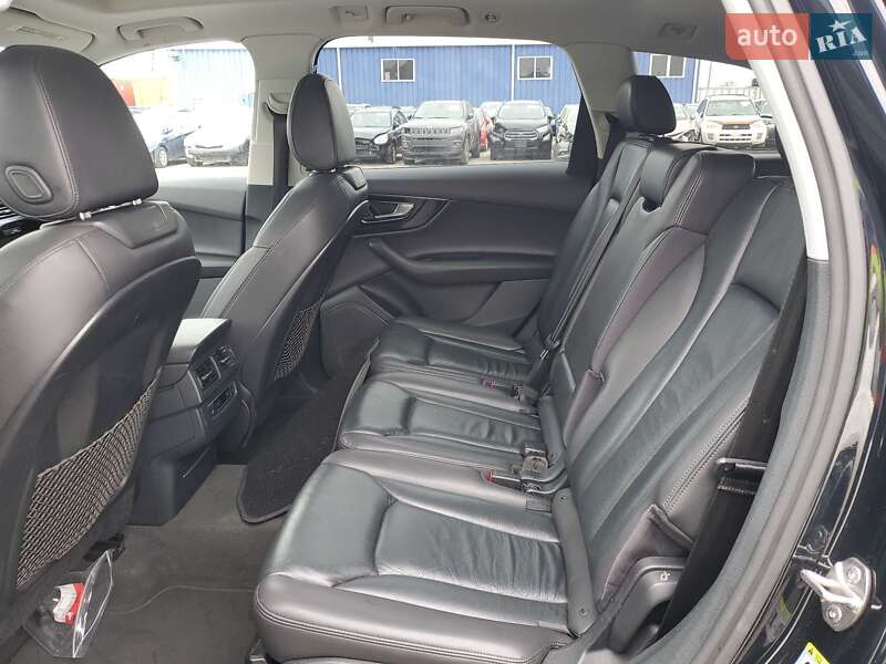 Позашляховик / Кросовер Audi Q7 2016 в Вінниці