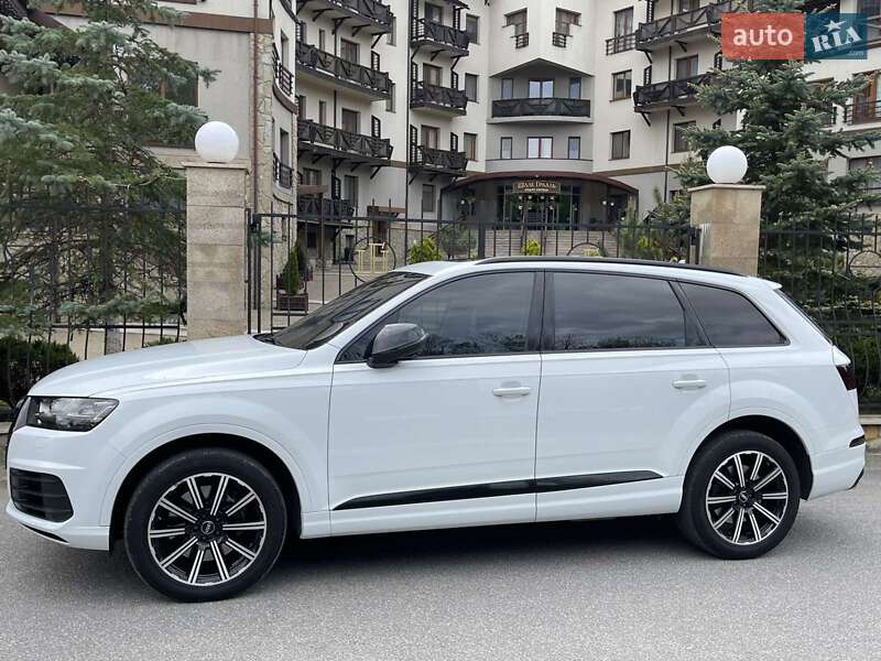 Позашляховик / Кросовер Audi Q7 2017 в Трускавці