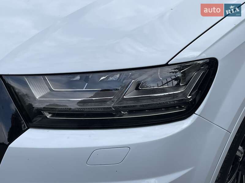 Позашляховик / Кросовер Audi Q7 2017 в Трускавці