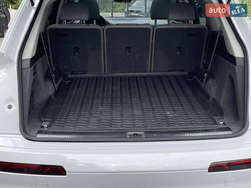 Позашляховик / Кросовер Audi Q7 2017 в Трускавці