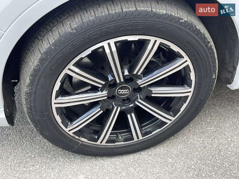 Позашляховик / Кросовер Audi Q7 2017 в Трускавці