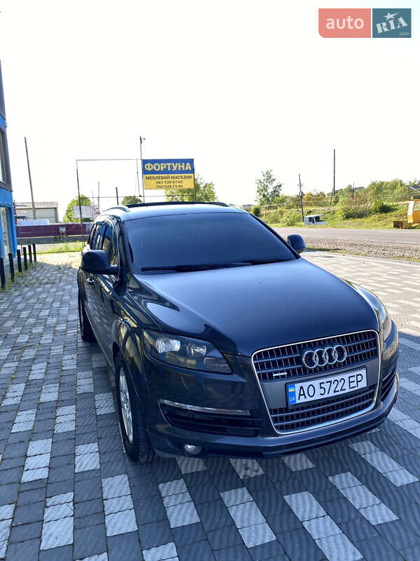 Внедорожник / Кроссовер Audi Q7 2007 в Тячеве