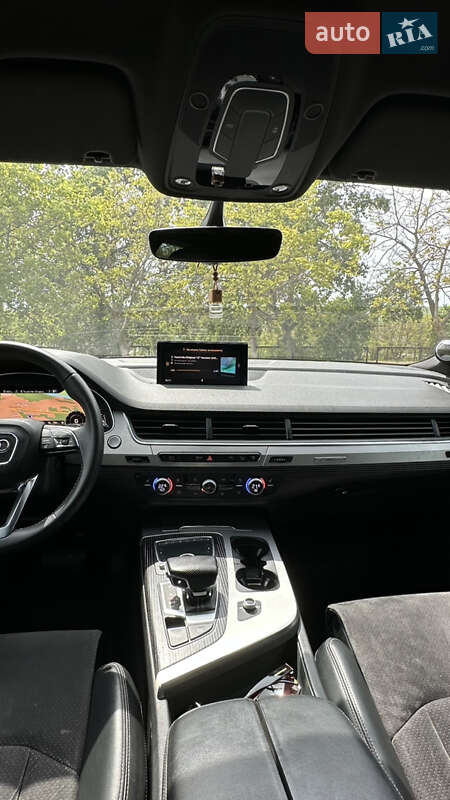Позашляховик / Кросовер Audi Q7 2015 в Южноукраїнську
