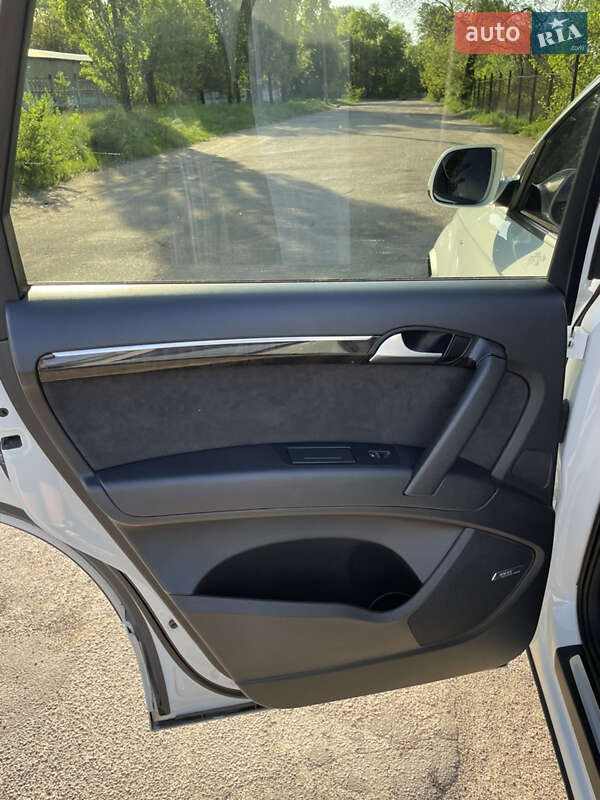 Внедорожник / Кроссовер Audi Q7 2014 в Каменском