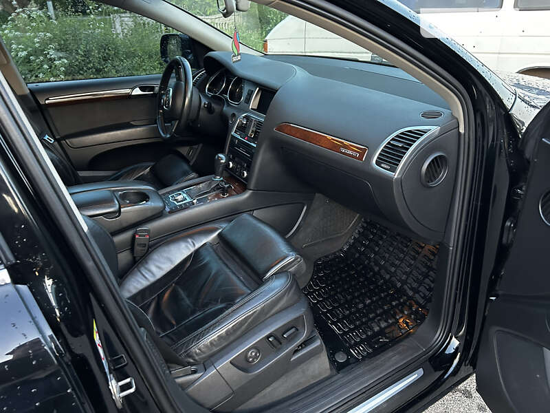 Позашляховик / Кросовер Audi Q7 2010 в Миронівці