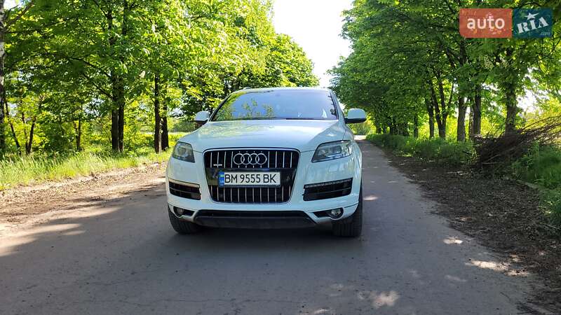 Внедорожник / Кроссовер Audi Q7 2013 в Сумах