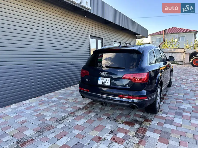 Внедорожник / Кроссовер Audi Q7 2010 в 