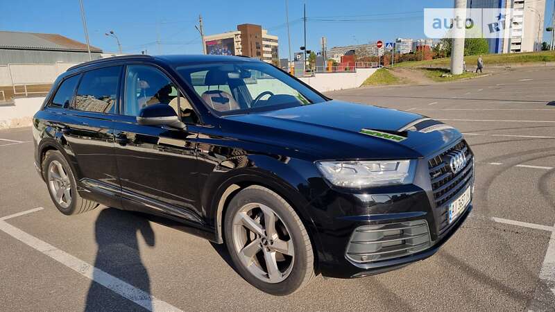 Позашляховик / Кросовер Audi Q7 2016 в Києві