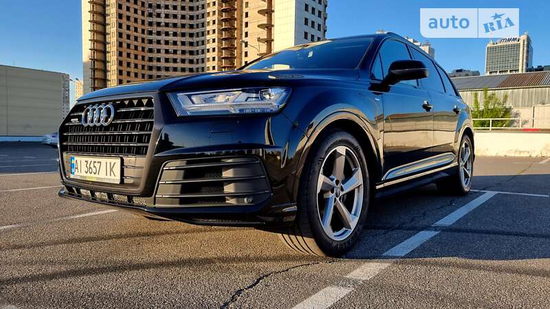 Позашляховик / Кросовер Audi Q7 2016 в Києві