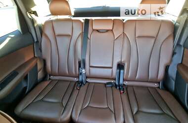 Внедорожник / Кроссовер Audi Q7 2016 в 