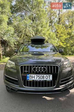 Внедорожник / Кроссовер Audi Q7 2015 в 