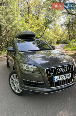 Внедорожник / Кроссовер Audi Q7 2015 в 