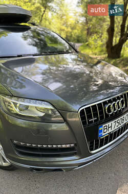 Внедорожник / Кроссовер Audi Q7 2015 в 