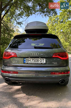 Внедорожник / Кроссовер Audi Q7 2015 в 