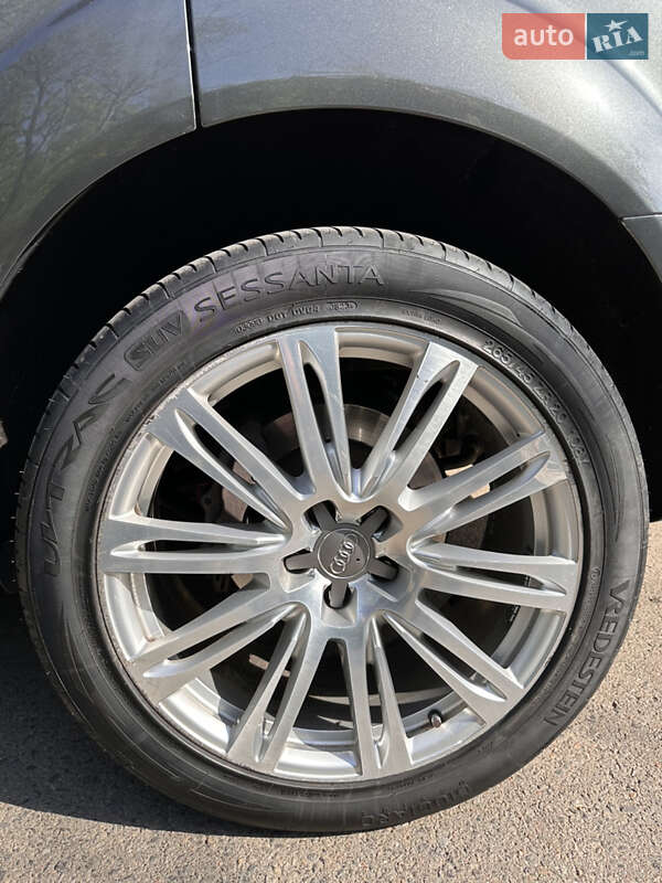 Позашляховик / Кросовер Audi Q7 2015 в Одесі