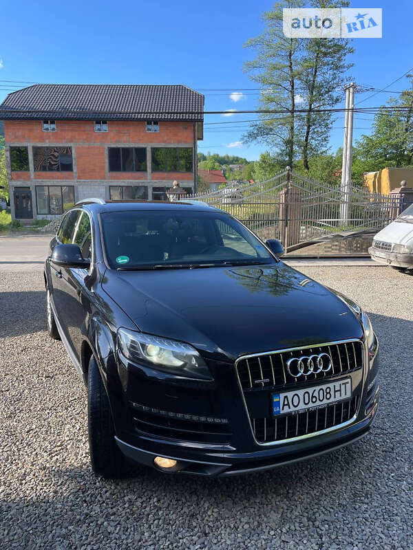 Внедорожник / Кроссовер Audi Q7 2011 в Тячеве