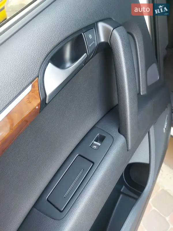 Audi Q7 2014 VIN WA1LGAFE1FD001476 фото оголошення 38 з 161