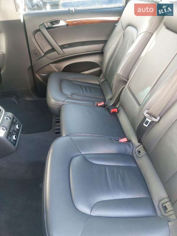 Позашляховик / Кросовер Audi Q7 2014 в Києві