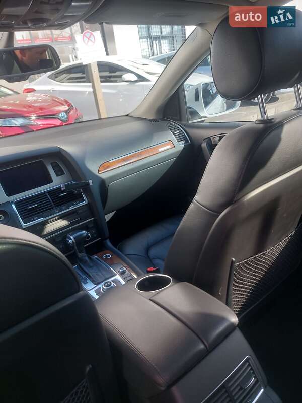 Позашляховик / Кросовер Audi Q7 2014 в Києві