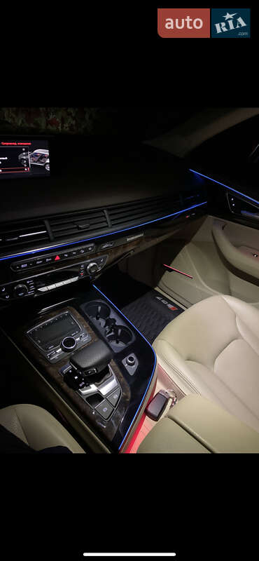 Позашляховик / Кросовер Audi Q7 2019 в Києві