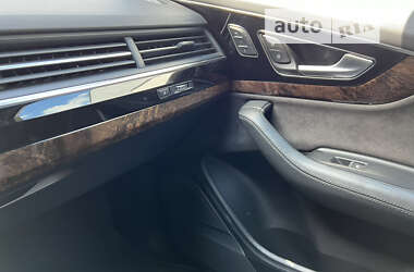 Позашляховик / Кросовер Audi Q7 2019 в Луцьку