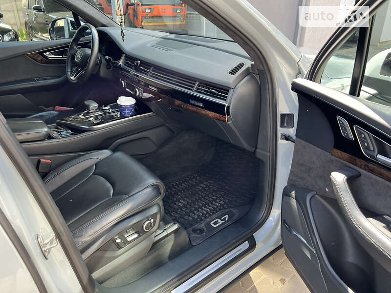 Внедорожник / Кроссовер Audi Q7 2019 в Луцке