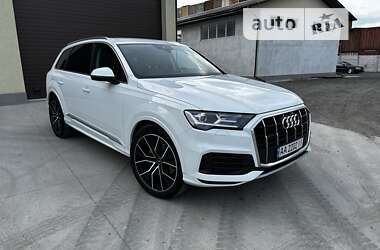 Внедорожник / Кроссовер Audi Q7 2020 в Киеве