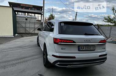 Внедорожник / Кроссовер Audi Q7 2020 в Киеве