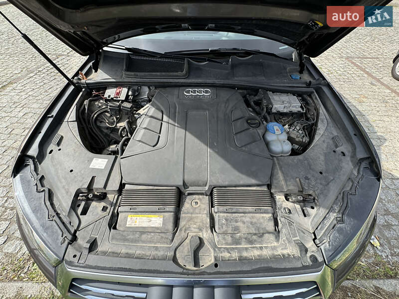 Внедорожник / Кроссовер Audi Q7 2015 в Киеве
