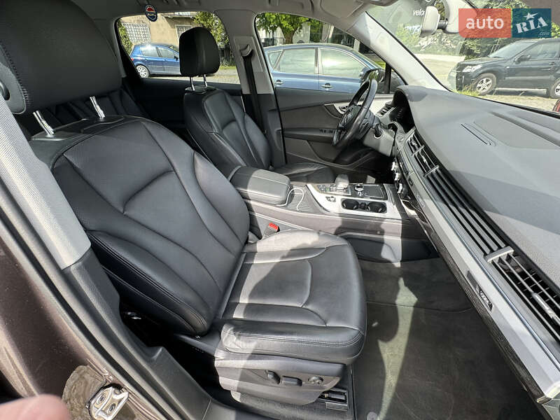 Внедорожник / Кроссовер Audi Q7 2015 в Киеве