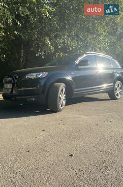 Внедорожник / Кроссовер Audi Q7 2015 в 