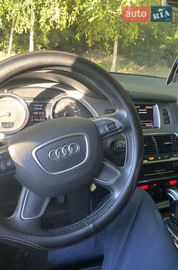 Внедорожник / Кроссовер Audi Q7 2015 в 