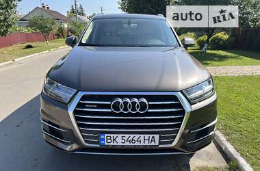 Позашляховик / Кросовер Audi Q7 2015 в Олевську